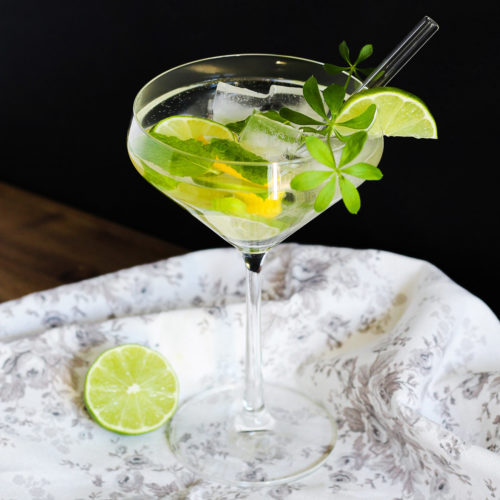 Maibowle Cocktail mit Waldmeister – katzundtonic.de